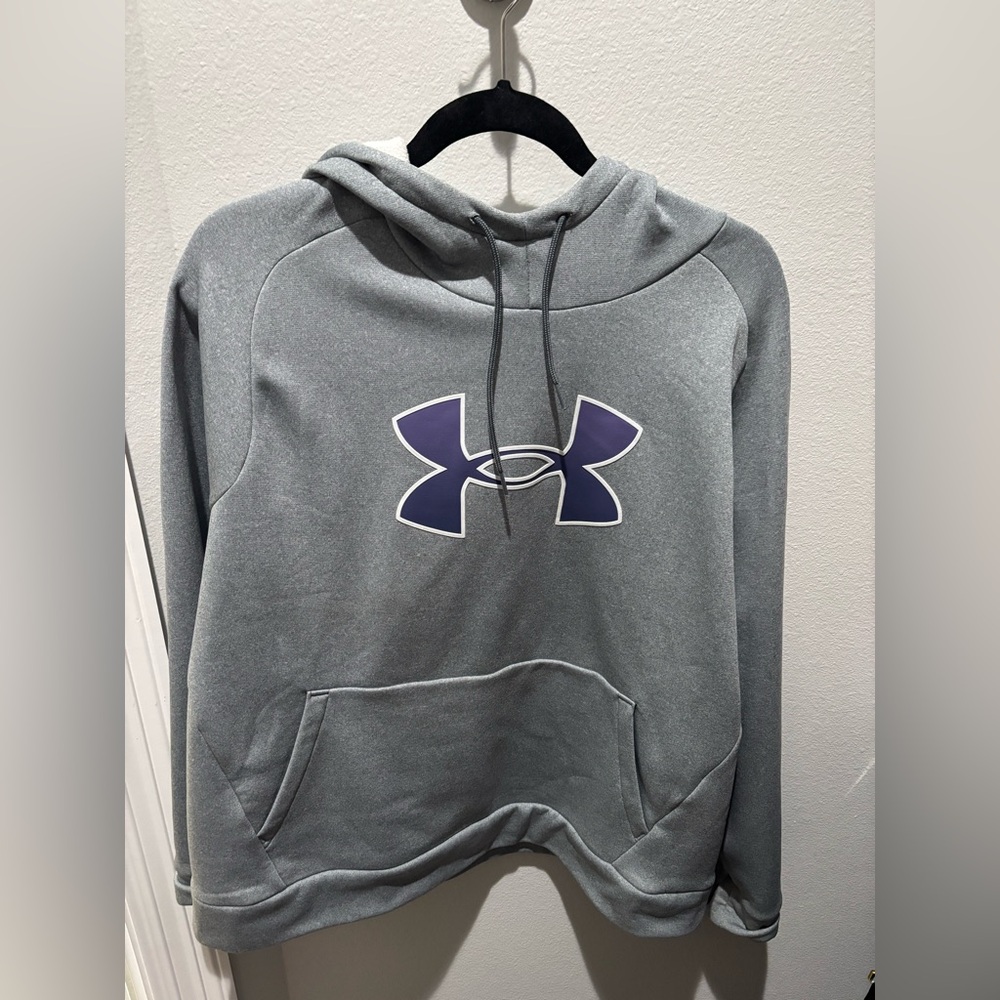 NWOT under armour hoodie